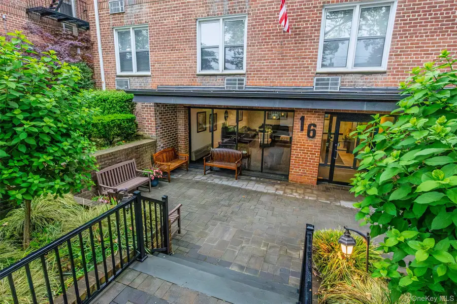 16 Main Street #3V, East Rockaway, NY 11518 - #3