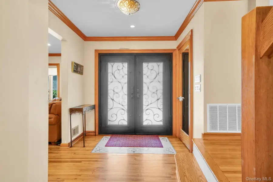 8 Pinehurst Drive, Purchase, NY 10577 - #3