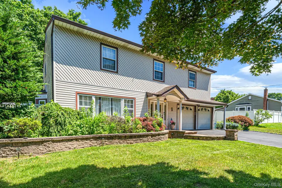95 Walnut Street, Lake Grove, NY 11755 - #2