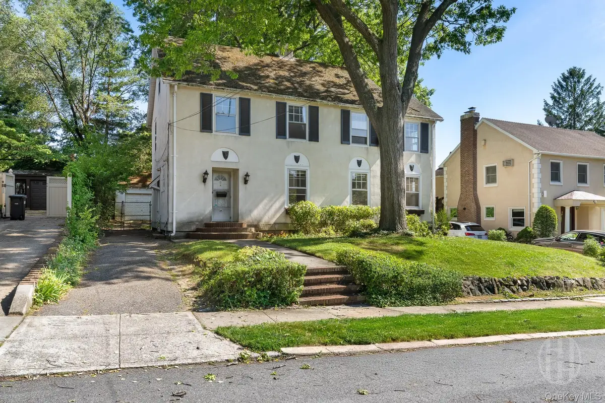 12 Carolina Road, Douglaston, NY 11362 - #1