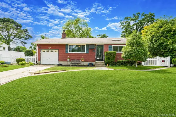 180 Whitetail Lane, Central Islip, NY 11722