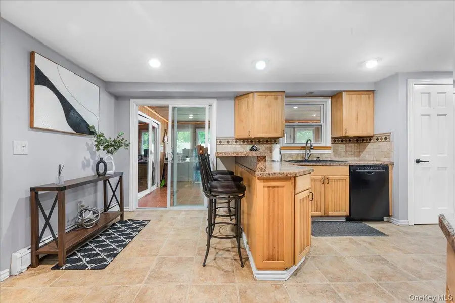 35 Washington Heights Street, Selden, NY 11784 - #3