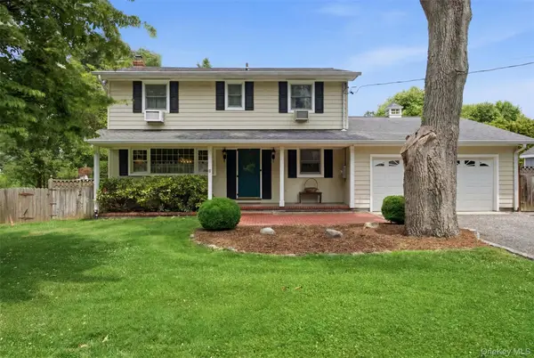 2 Ottawa Avenue, Centerport, NY 11721