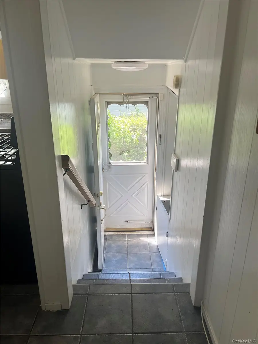 27 Wellington Place, Amityville, NY 11701 - #3