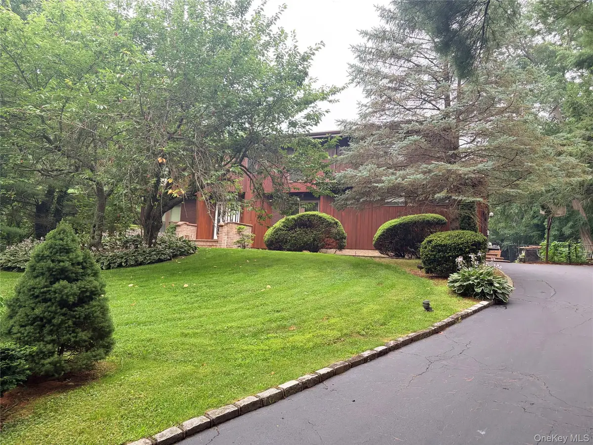 17 Calumet Drive, Dix Hills, NY 11746 - #1