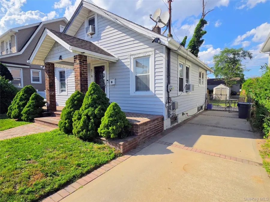 375 W Valley Stream Boulevard, Valley Stream, NY 11580 - #2