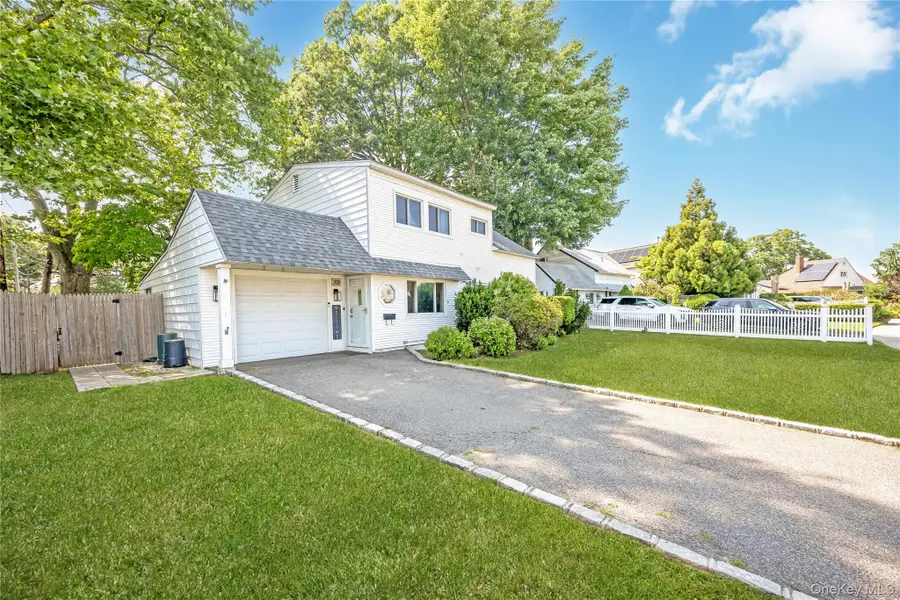 201 Cypress Lane W, Westbury, NY 11590 - #2