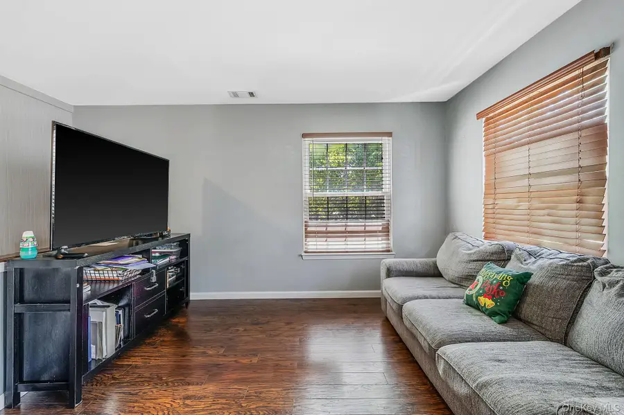 124 Fairview Circle, Middle Island, NY 11953 - #2