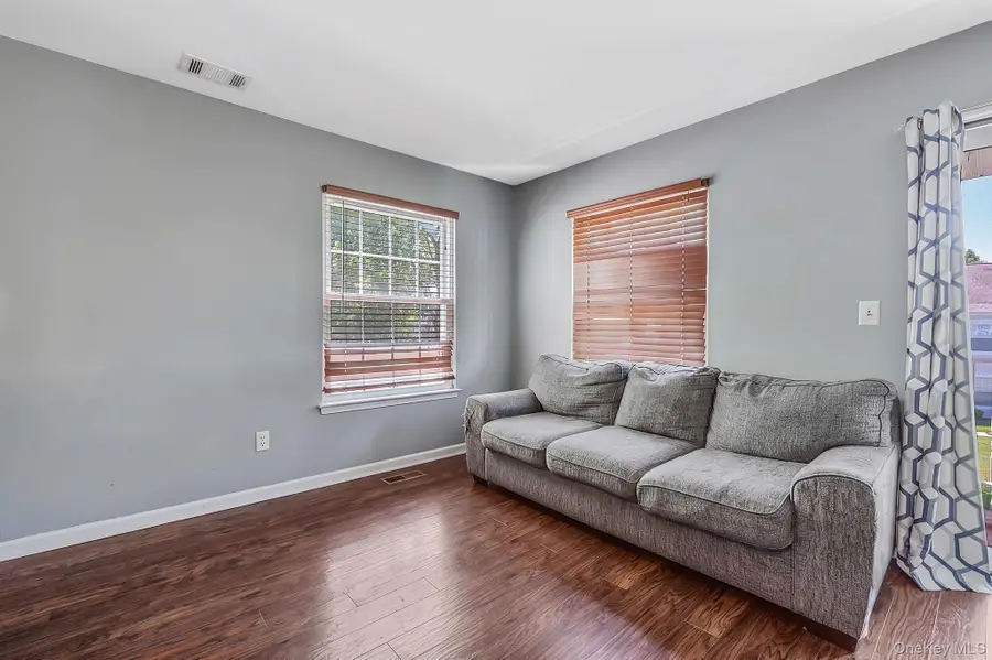 124 Fairview Circle, Middle Island, NY 11953 - #3