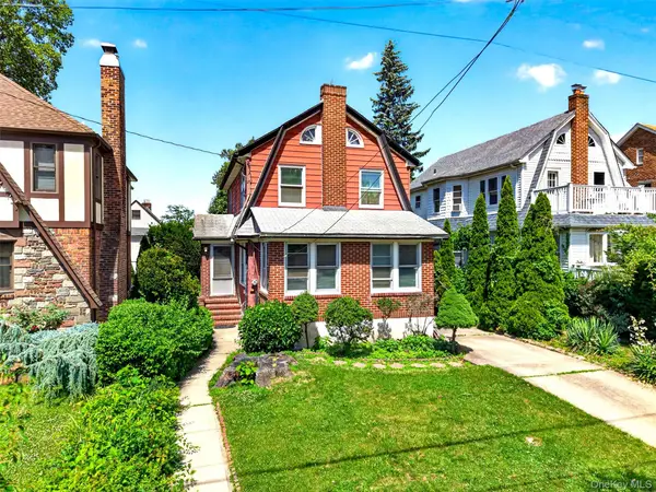 27-30 165th Street, Flushing, NY 11358