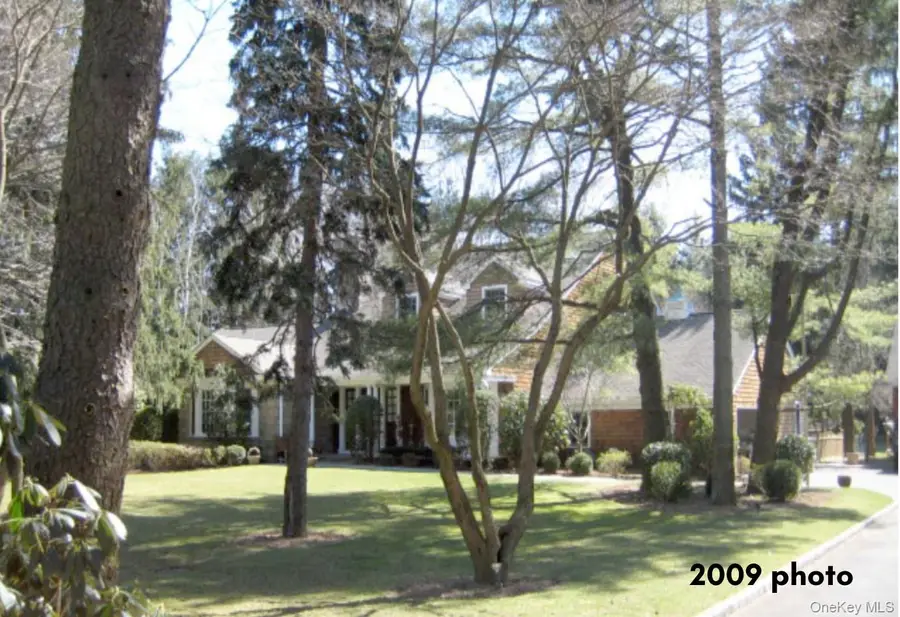 7 Locust Lane, Upper Brookville, NY 11545 - #2