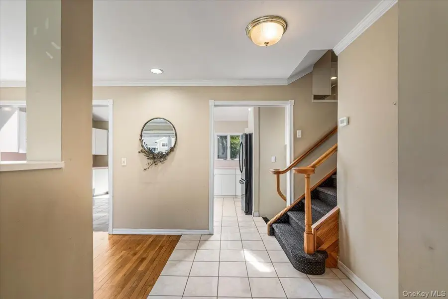 7 Margaret Drive, Plainview, NY 11803 - #2