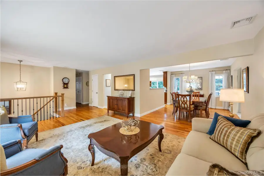 4 Long Hill Road, Smithtown, NY 11787 - #2