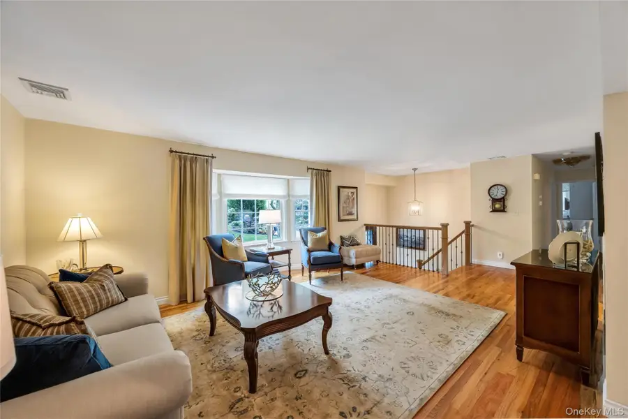 4 Long Hill Road, Smithtown, NY 11787 - #3