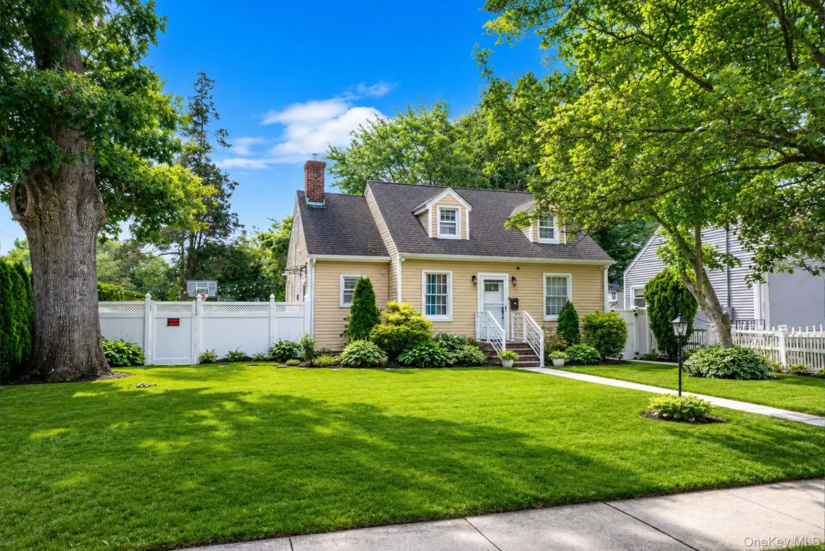 86 Jesse Street, Freeport, NY 11520 - #1