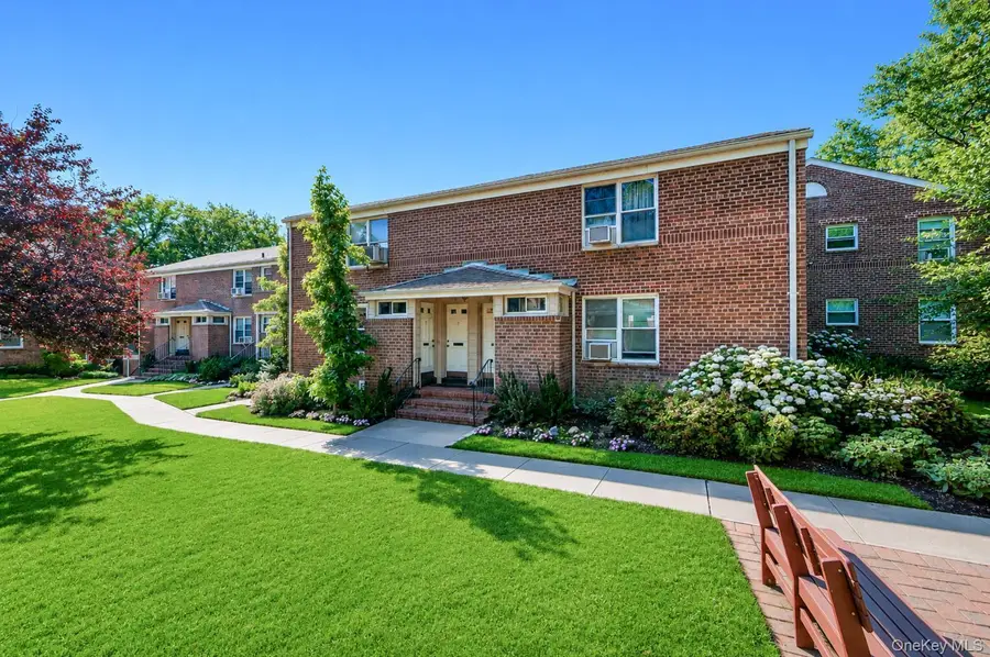 75 Edwards Street #1C, Roslyn Heights, NY 11577 - #2