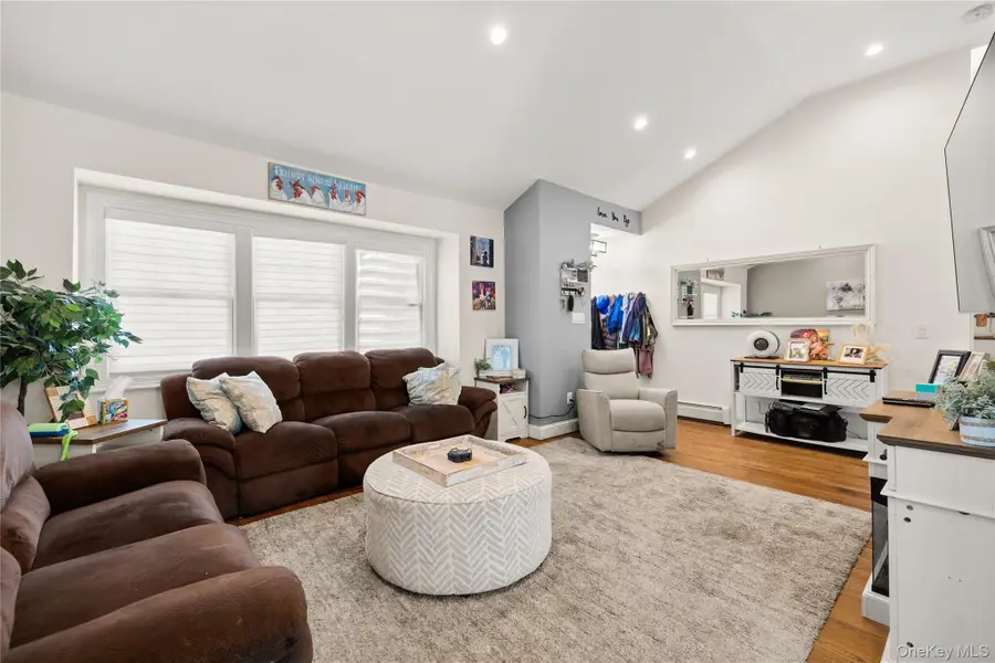 857 Milligan Lane, West Islip, NY 11795 - #3