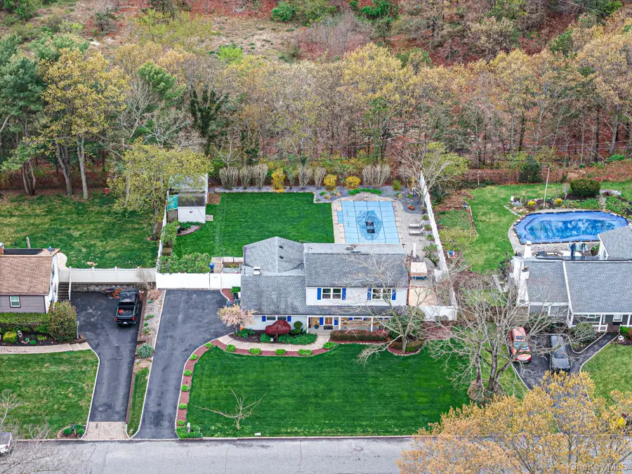 12 Wilmont Turn, Coram, NY 11727 - #2