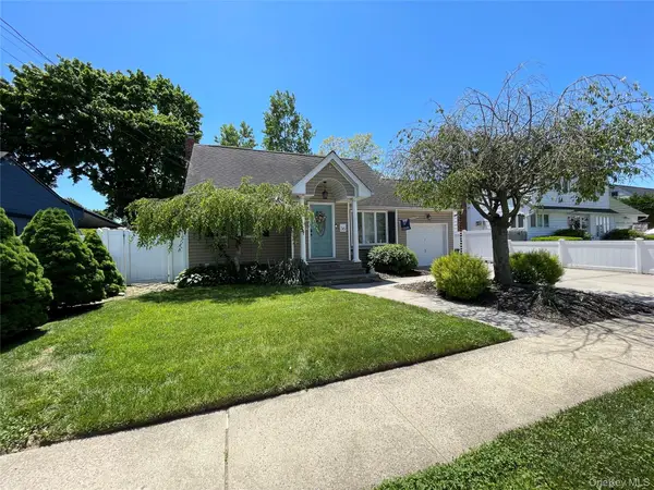 36 34th Street, Copiague, NY 11726