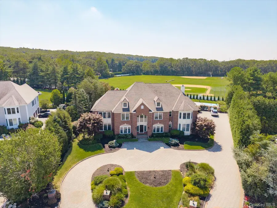 26 Legends Circle, Melville, NY 11747 - #3