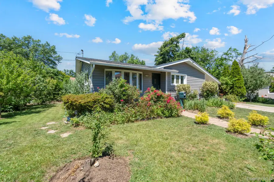 1 Hale Place, Roosevelt, NY 11575 - #2