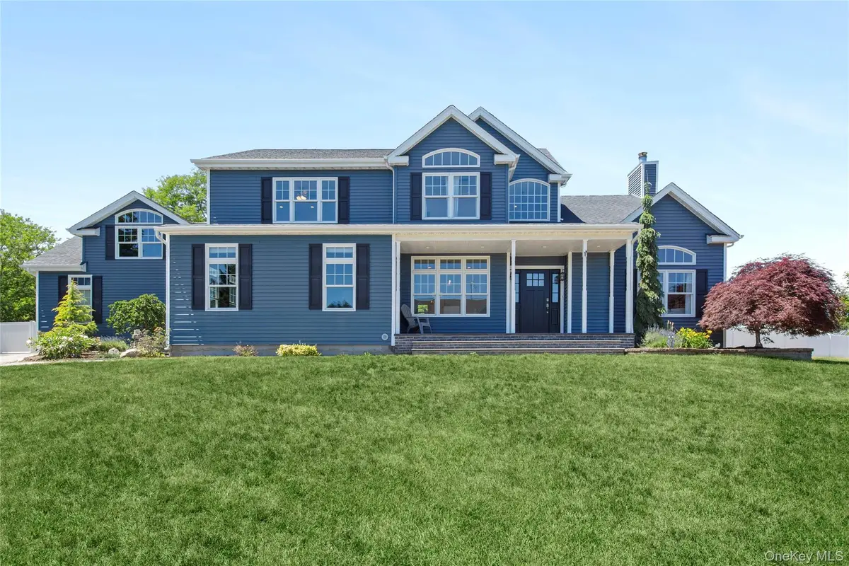 25 Ashley Circle, Manorville, NY 11949 - #1
