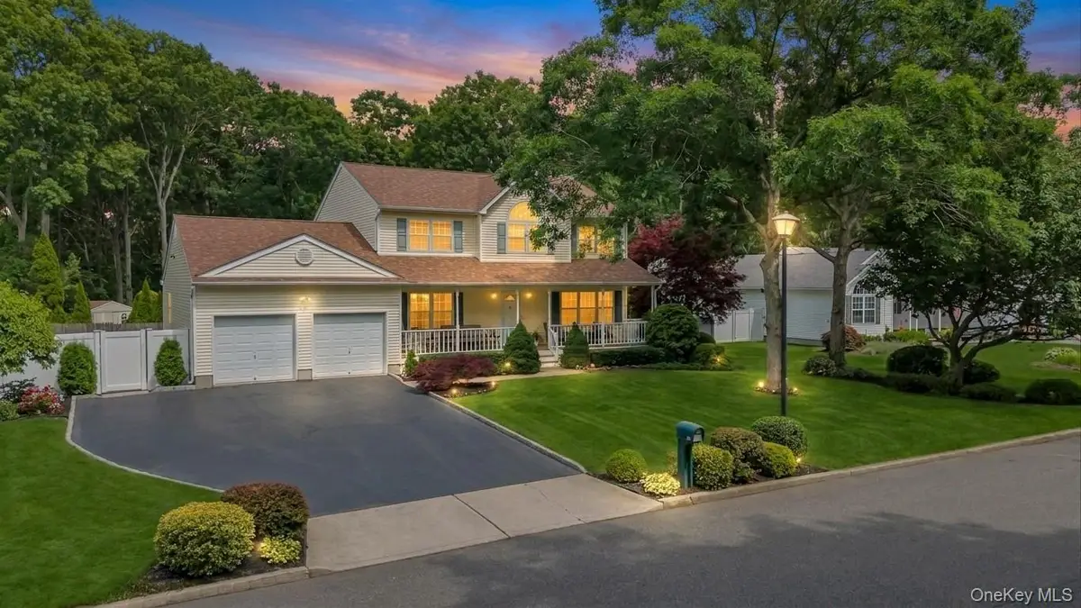 75 Apple Lane, Medford, NY 11763 - #1