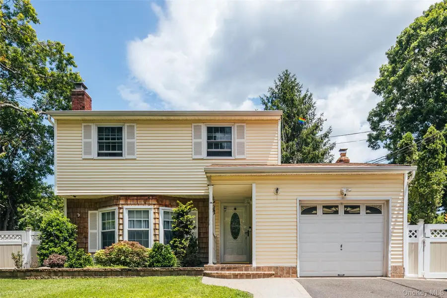 41 Brook Run Drive, Medford, NY 11763 - #2