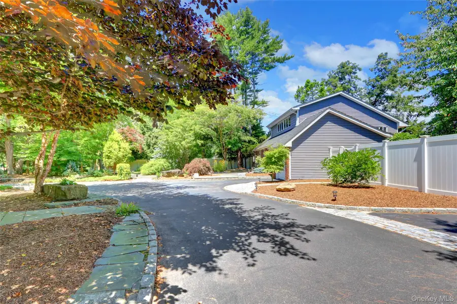1 Burr Road, East Northport, NY 11731 - #3