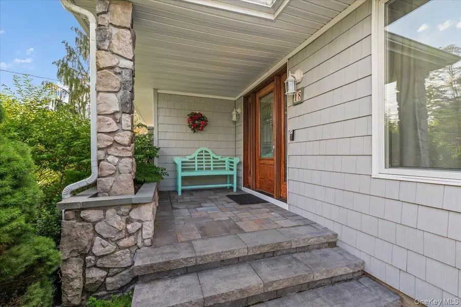 18 Hickman Street, Syosset, NY 11791 - #2
