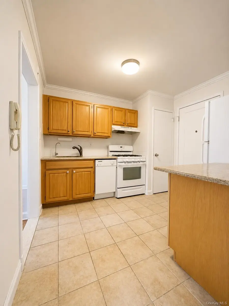 65-45 Yellowstone Boulevard #5C, Forest Hills, NY 11375 - #3