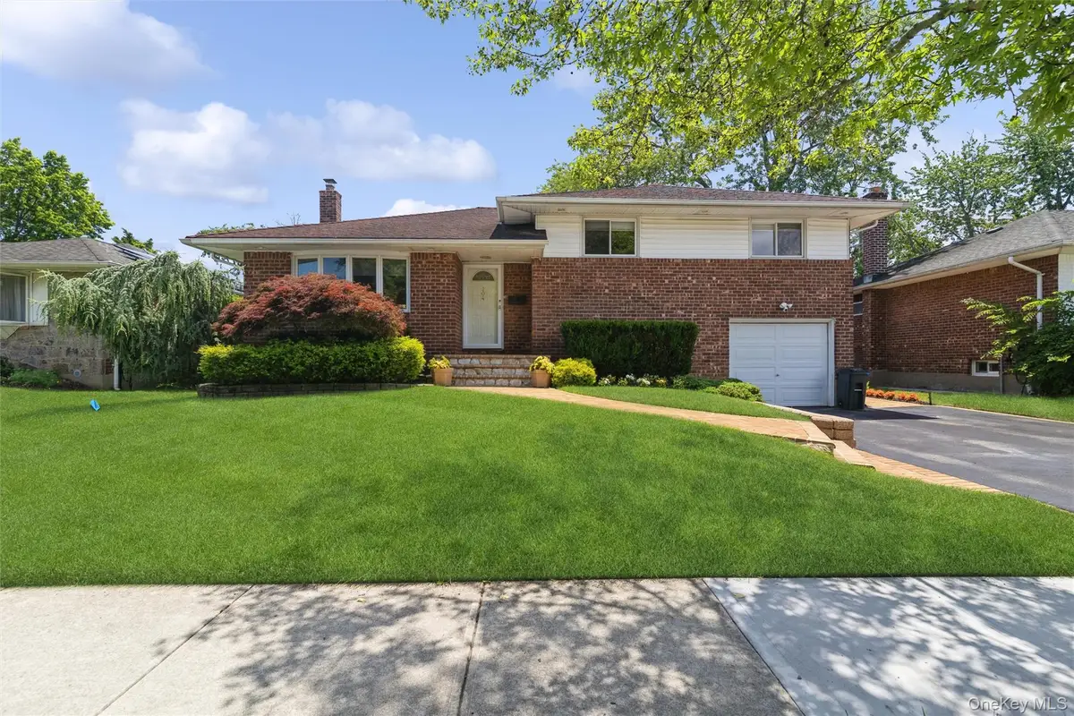 204 Halsey Avenue, Jericho, NY 11753 - #1