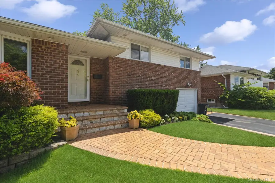 204 Halsey Avenue, Jericho, NY 11753 - #2