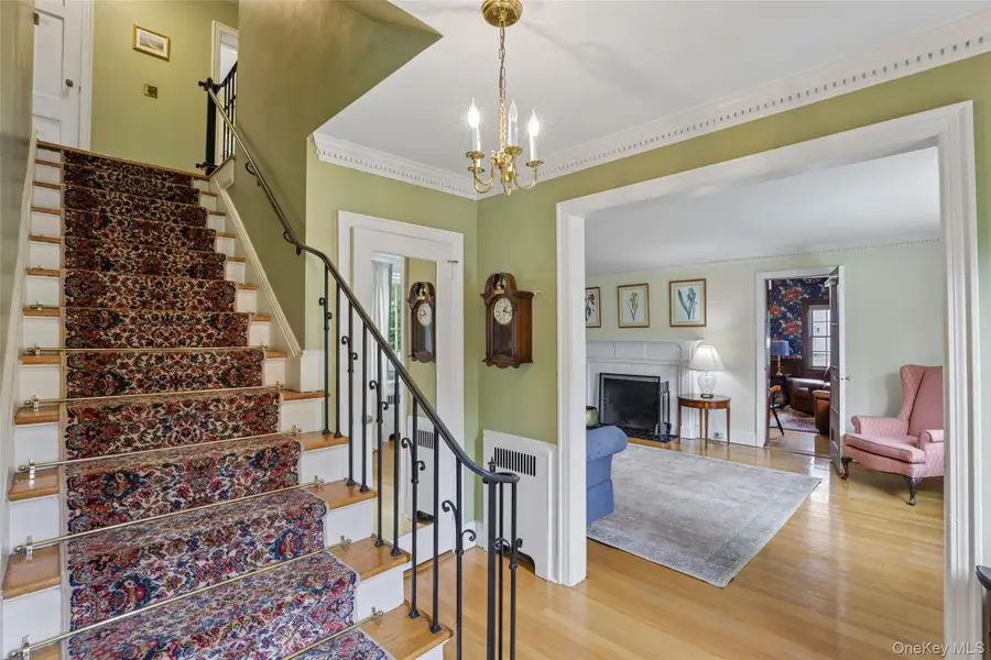 105 Stewart Avenue, Garden City, NY 11530 - #2