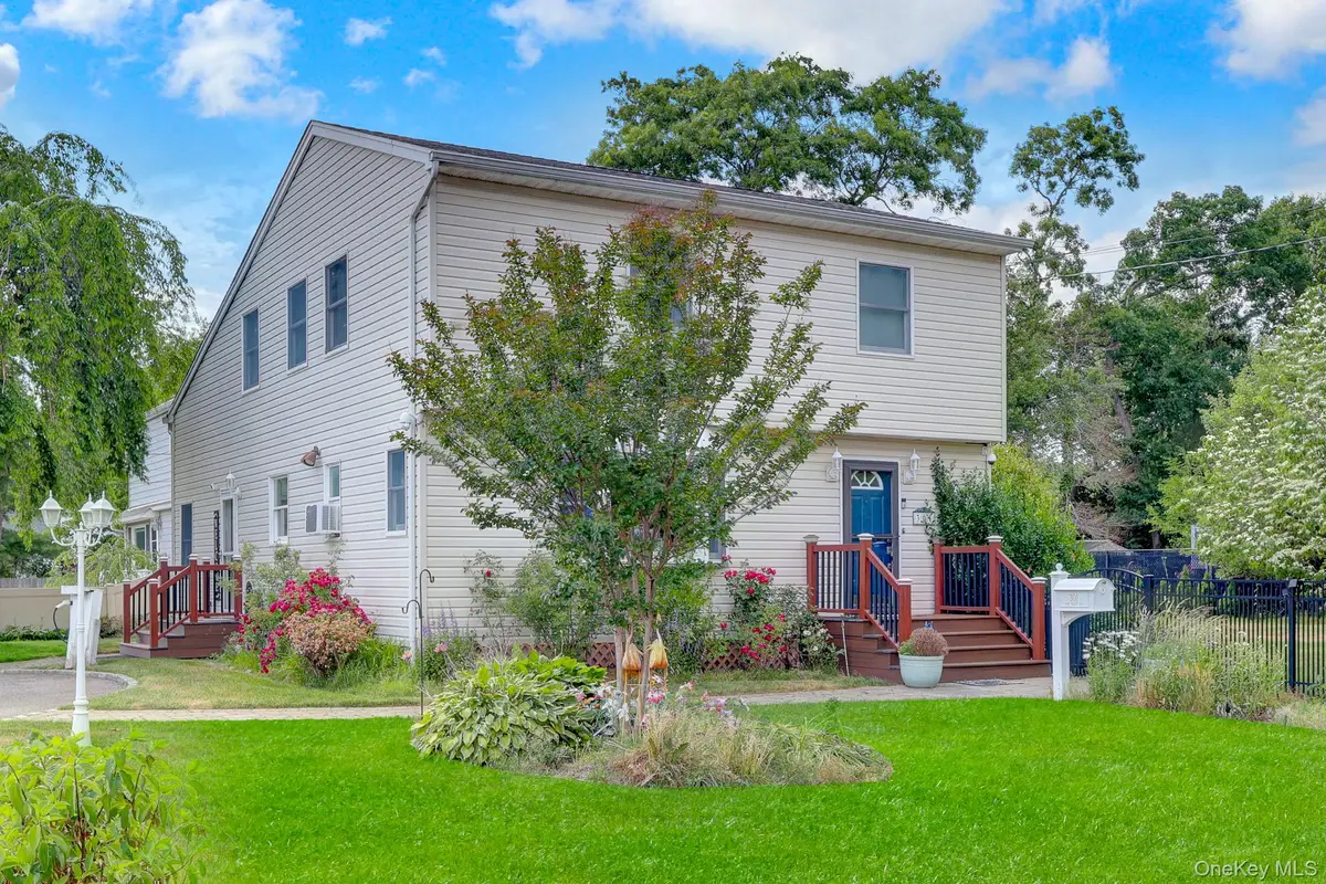 301 Oak Neck Road, West Islip, NY 11795 - #1