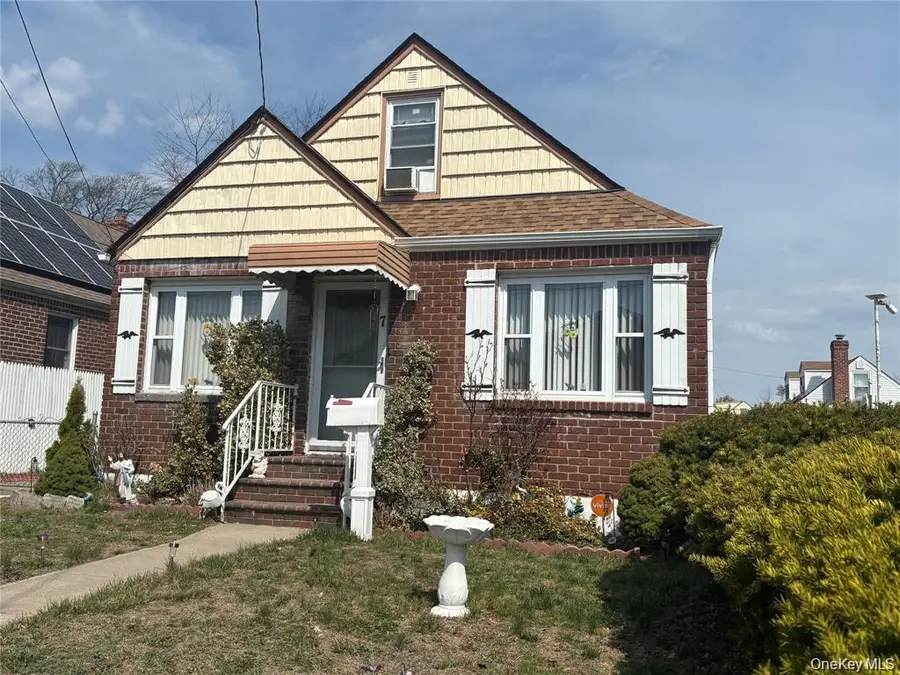 7 Catherine Court, Elmont, NY 11003 - #2