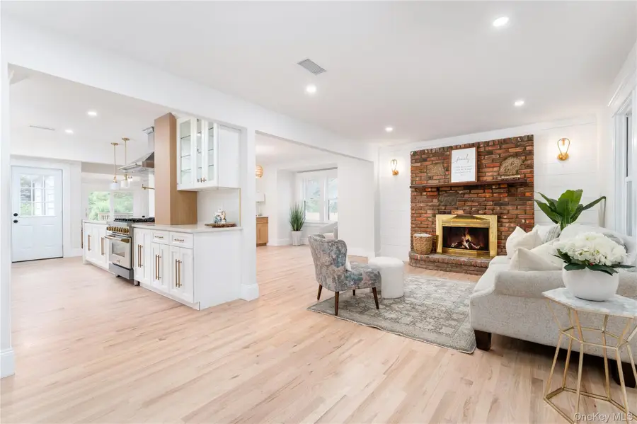 85 Garfield Avenue, Sayville, NY 11782 - #3
