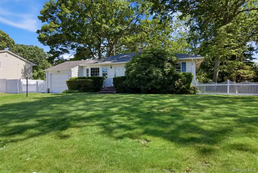 34 Hollo Drive, Holbrook, NY 11741 - #2