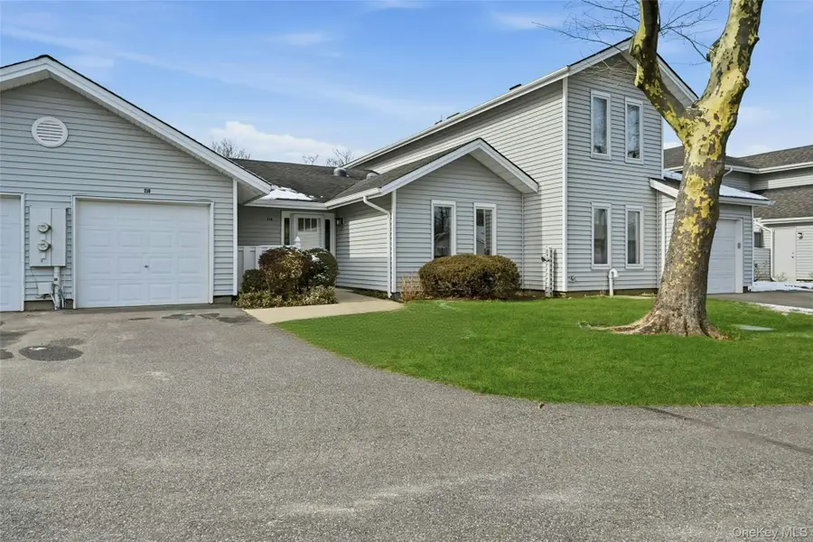 210 Elton Court W, Saint James, NY 11780 - #2