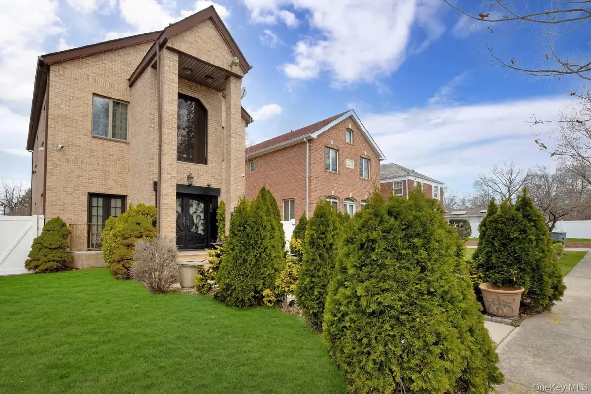 186-31 Radnor Road, Jamaica, NY 11432 - #1