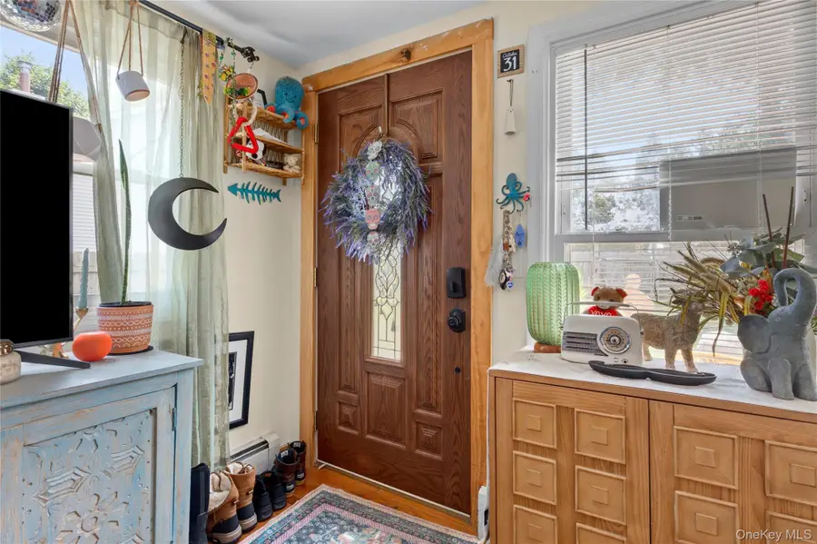 23 Edgewood Avenue, Port Jefferson Station, NY 11776 - #2