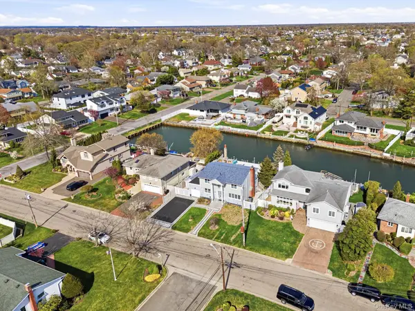 204 Bayview Avenue, Massapequa, NY 11758
