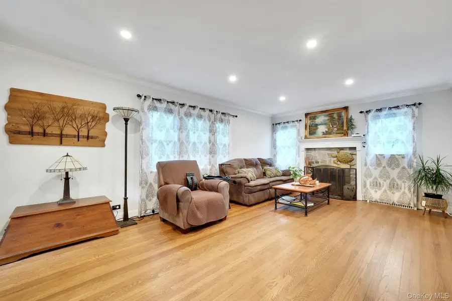 4 Interlaken Avenue, New Rochelle, NY 10801 - #3