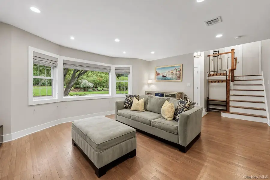 9 Elmwood Road, White Plains, NY 10605 - #3