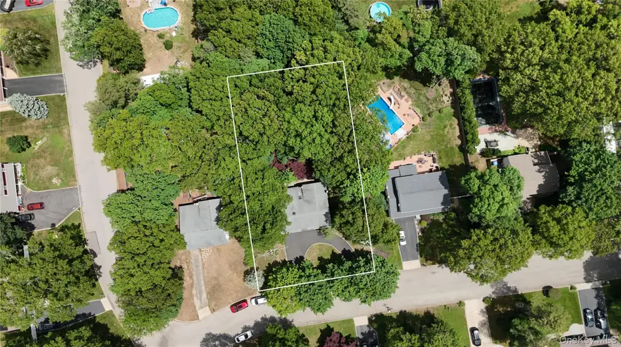 31 Artist Lake Boulevard, Middle Island, NY 11953 - #2