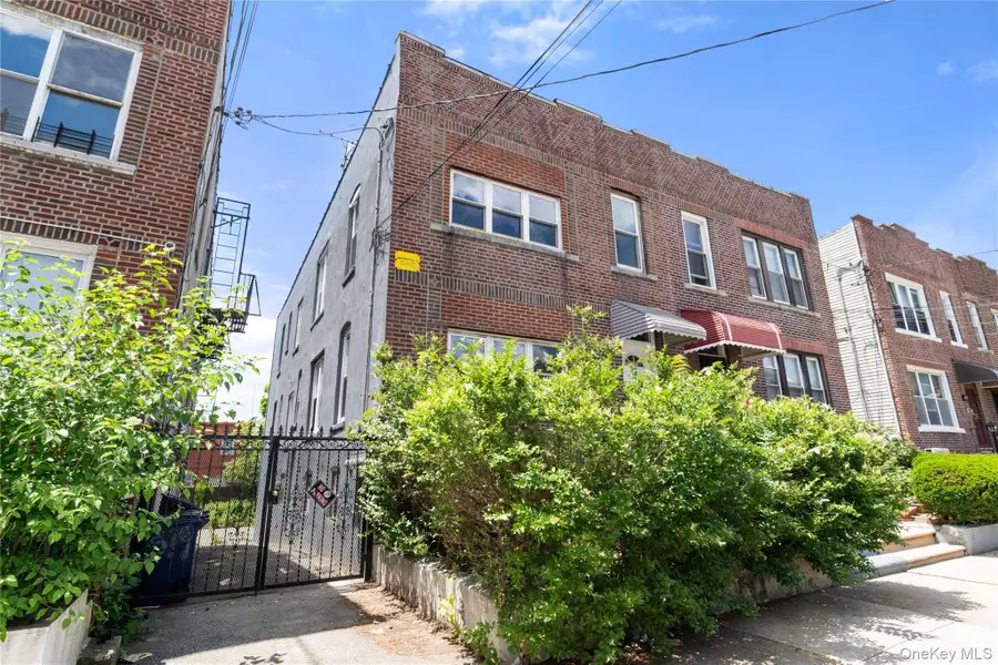 3321 Fish Avenue, Bronx, NY 10469 - #3