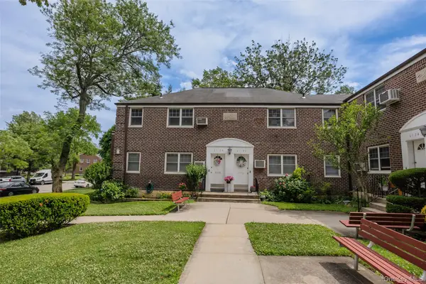 61-26 255th #upper, Little Neck, NY 11362