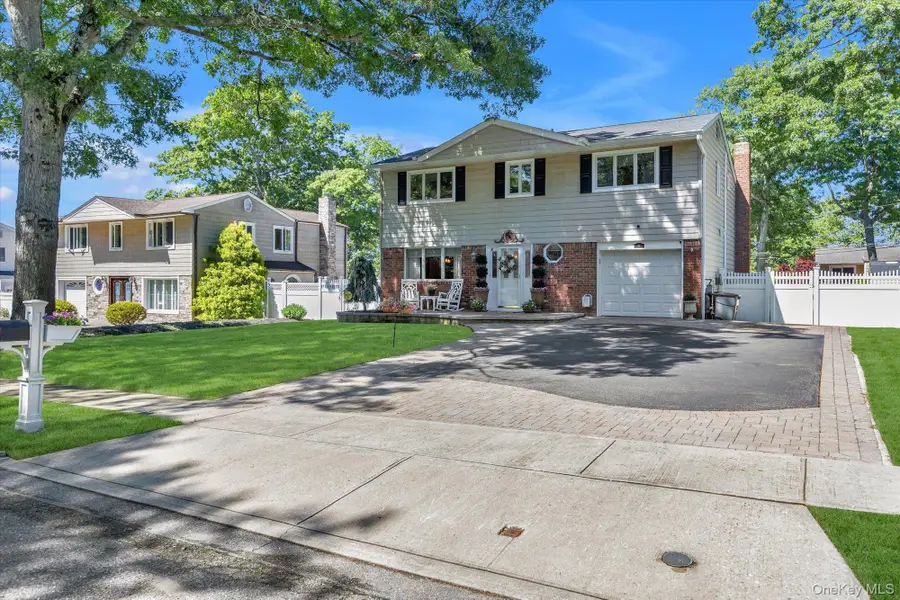 22 Villa Lane, Smithtown, NY 11787 - #2