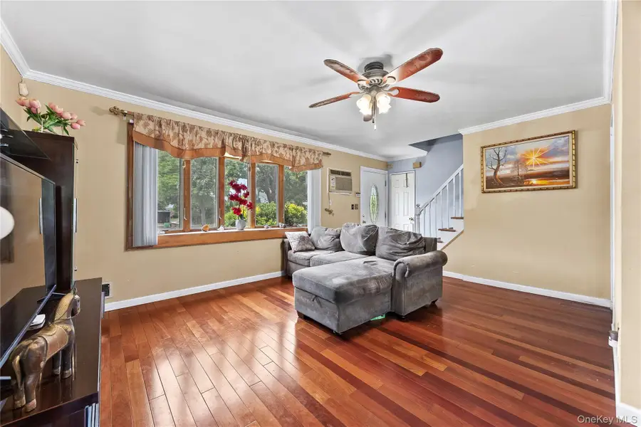 110 Briarcliff Road, Westbury, NY 11590 - #3