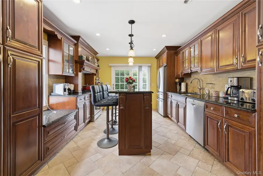 15 Horton Street, Malverne, NY 11565 - #3